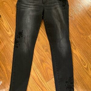 Kut from the Kloth Black Skinny Jeans with Floral Detail